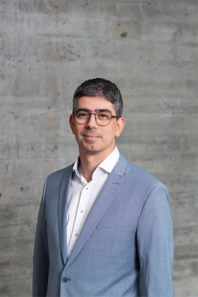 Dr. med. Mesut Pasha